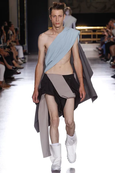 Look 13